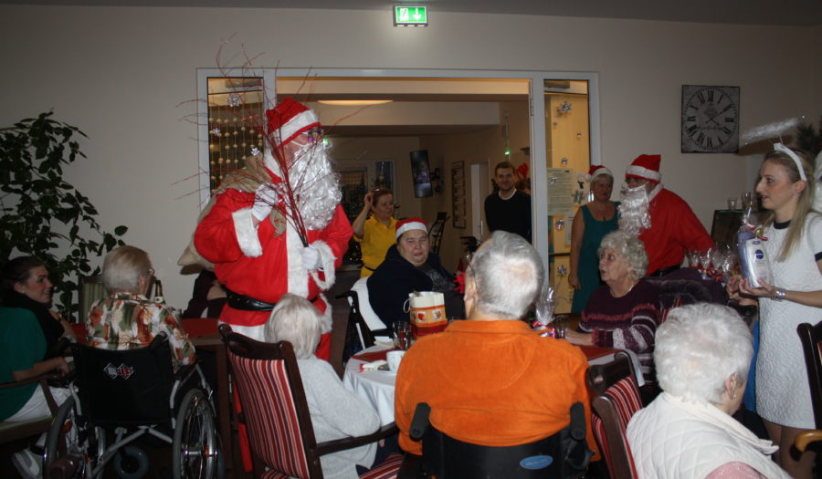 21. Dezember 2016 Weihnachtsfeier und Weihnachtssingen mit leckeren Gänsebraten &ndash; Friedrich Küter Pflegewohnpark in Berlin
